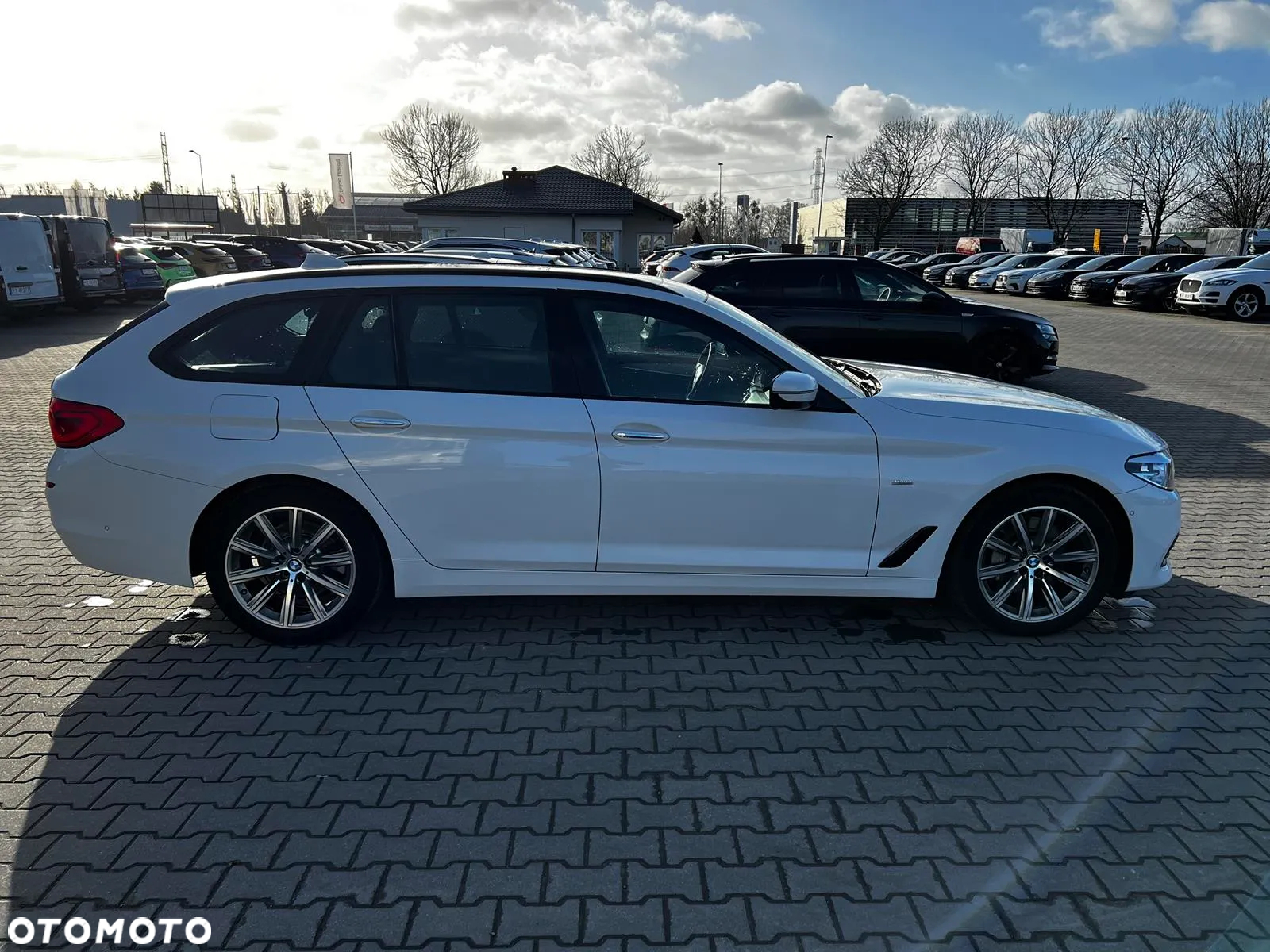 BMW Seria 5 525d Touring Sport Line - 8