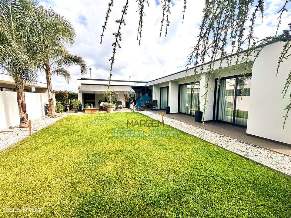 Moradia térrea individual – Painéis; AC; Lareira, Garagem-35