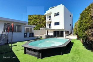 Moradia T3+2 de 4 frentes com jardim e piscina na Cidade da Maia