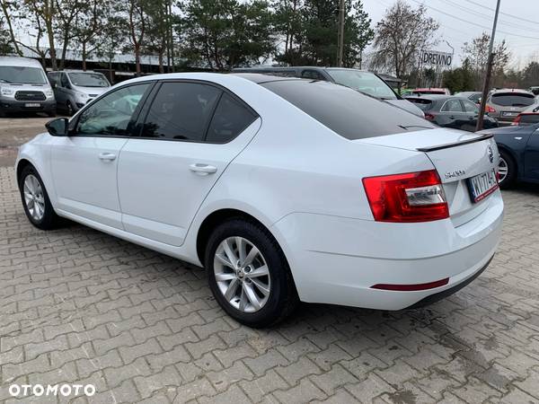 Skoda Octavia 1.6 TDI Ambition DSG - 5