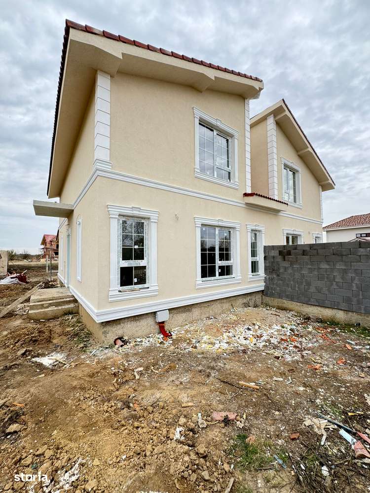 Duplex despartit prin camera tehnica - 4 camere Toate Utilitatile - Imagine principală: 4/16