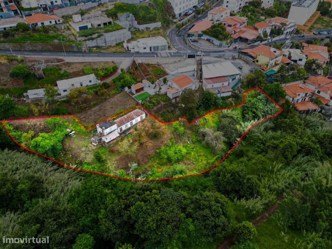 Oportunidade de Investimento em Caniço (Abegoaria): Terreno de 2.324 m-4