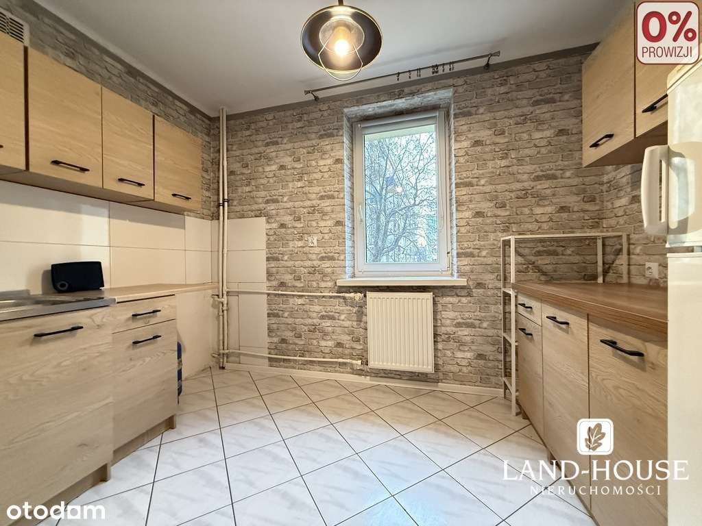 Małe 3-pokojowe mieszkanie w centrum-4