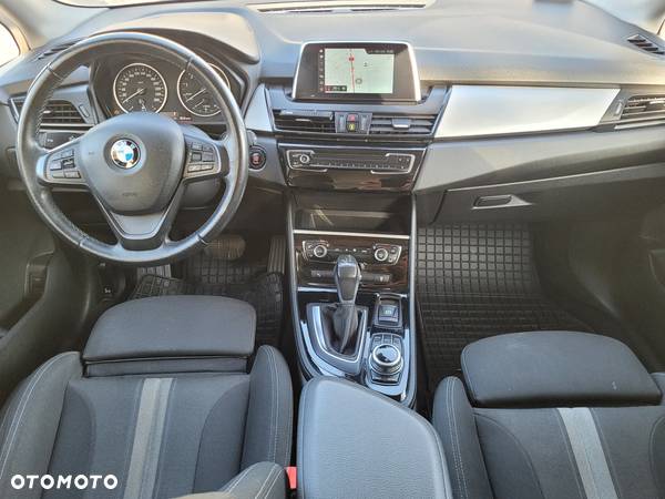 BMW Seria 2 218i - 12