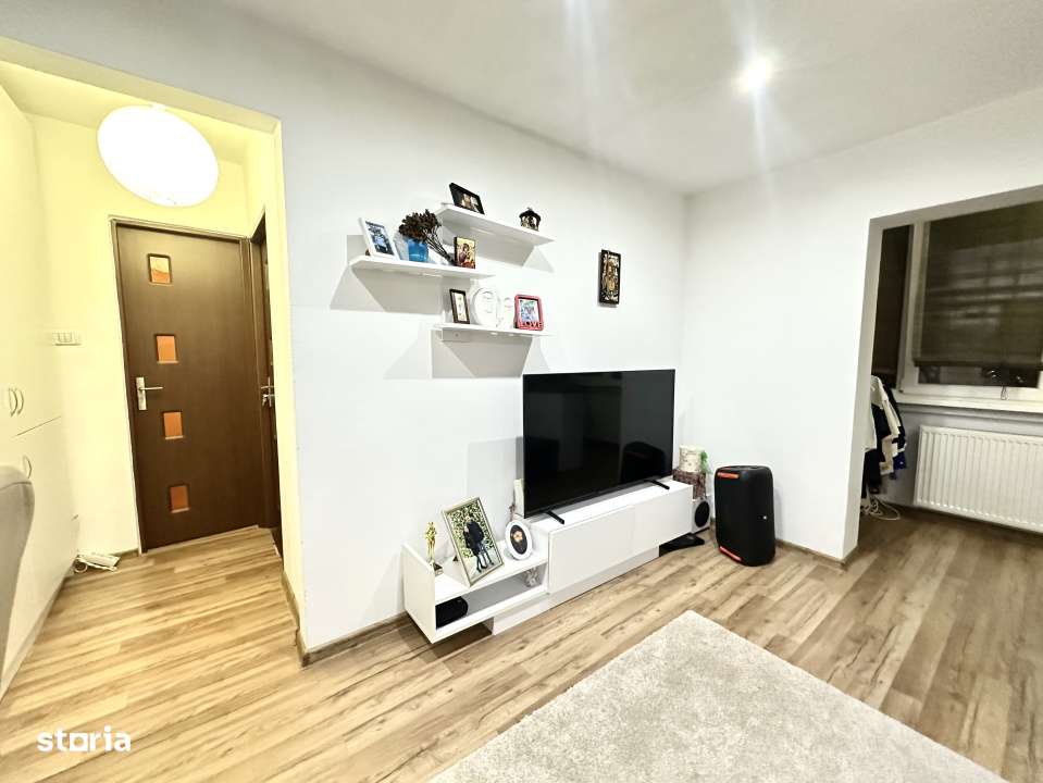 Apartament 3 camere, 73 mp utili, etaj 2 - zona Lipovei - Imagine principală: 3/10