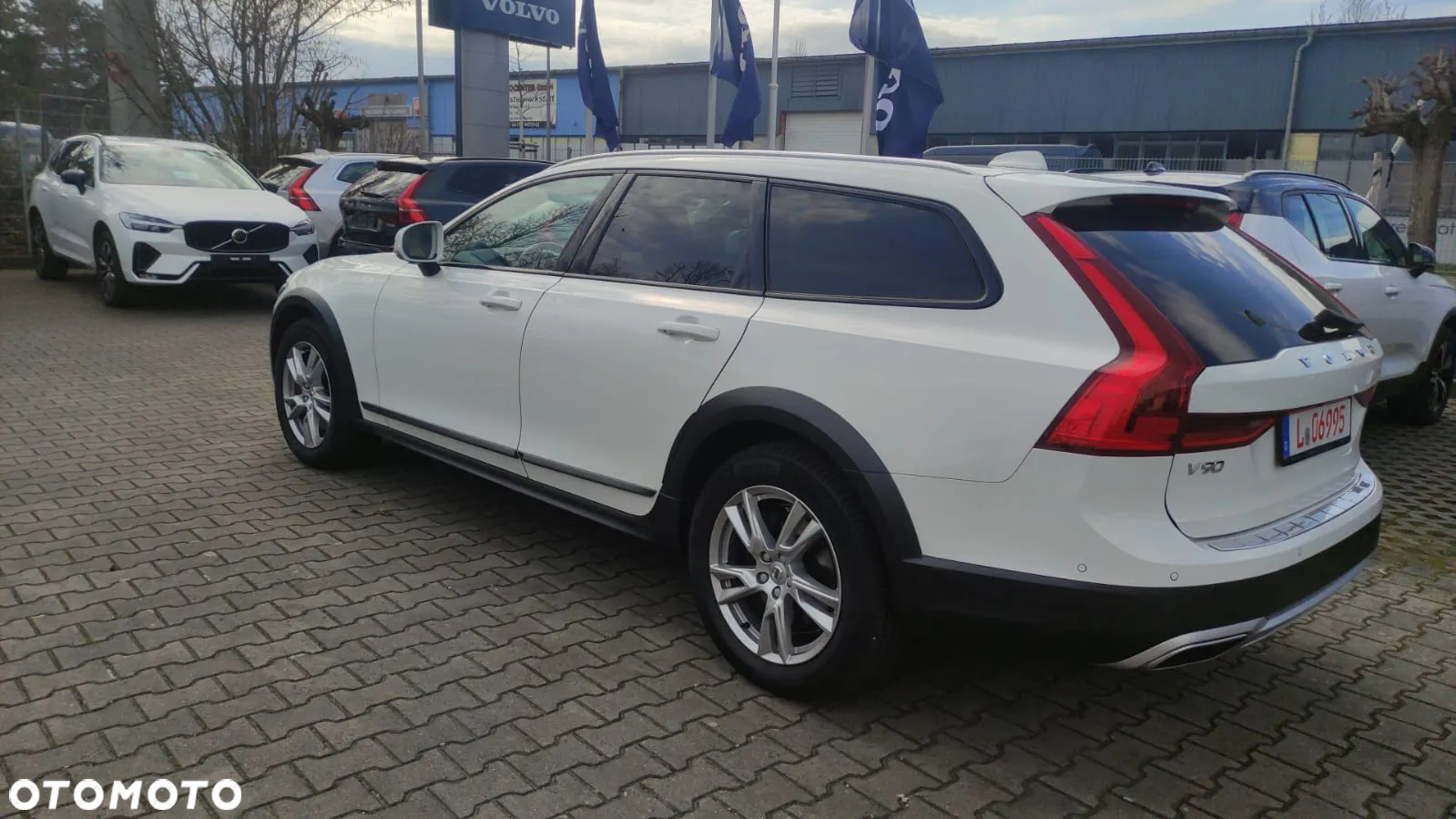 Volvo V90 Cross Country D4 AWD Geartronic - 12