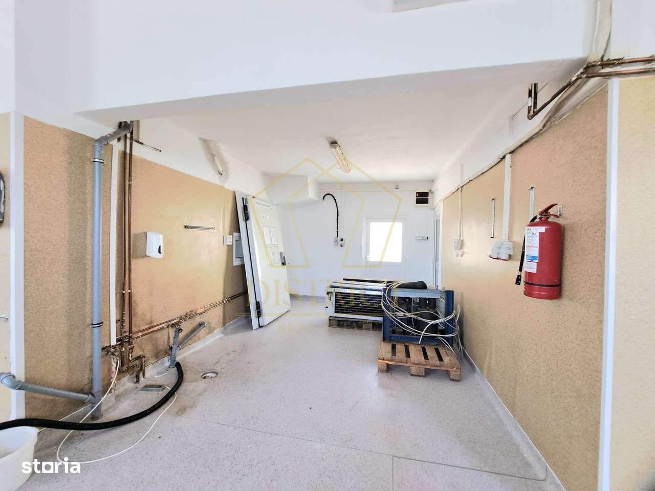 Hala de depozitare sau productie 615 mp I Mehala - Imagine principală: 4/10