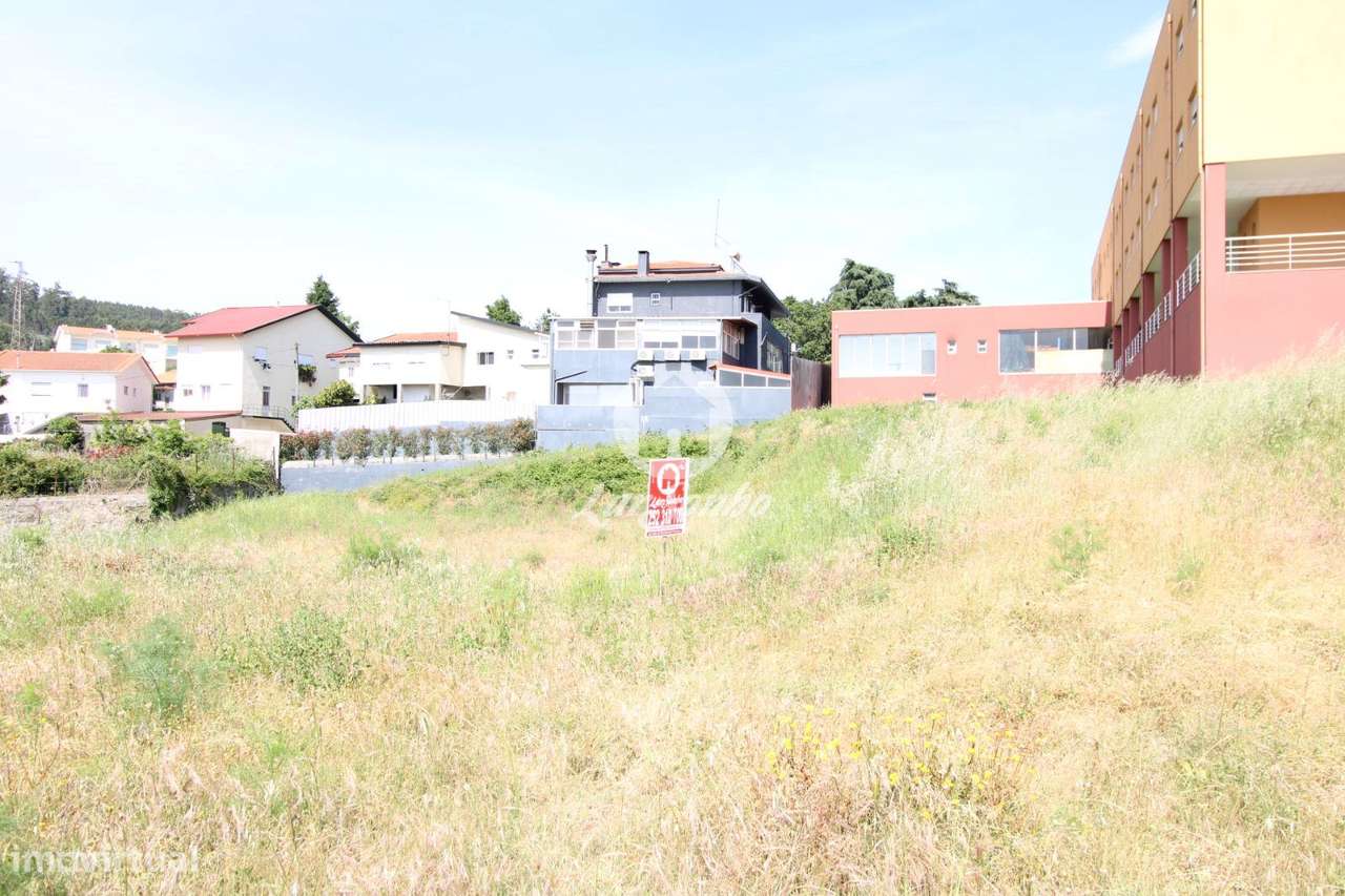 Lote para prédios em Requião, Famalicão - Grande imagem: 3/5
