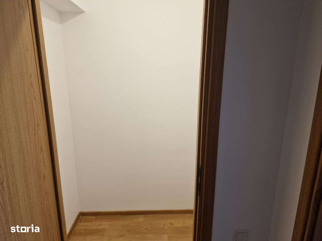 De vanzare apartament 2 camere dec etaj 5/7, 72 mp, Zamca ,Suceava-7