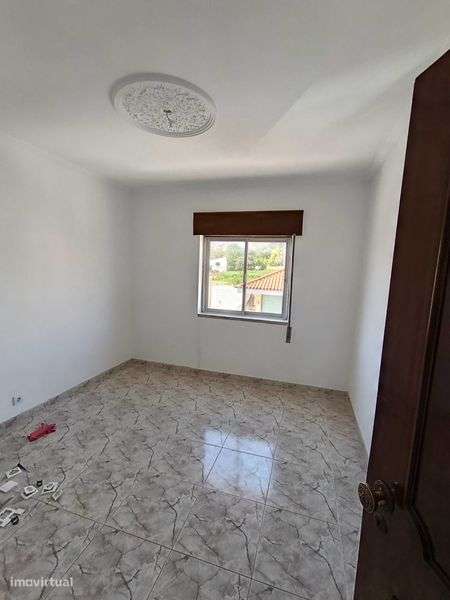 Apartamento T2 Famões - Grande imagem: 4/12