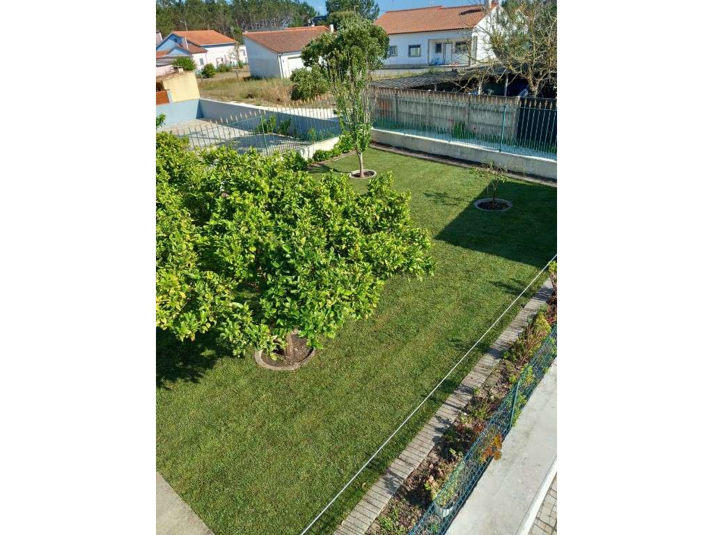Moradia T4 individual em Vieira de Leiria-34