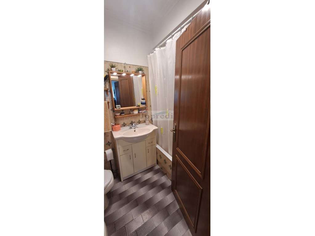 T3 com garagem e arrecadação na Estrada Portela em Carnaxide-15