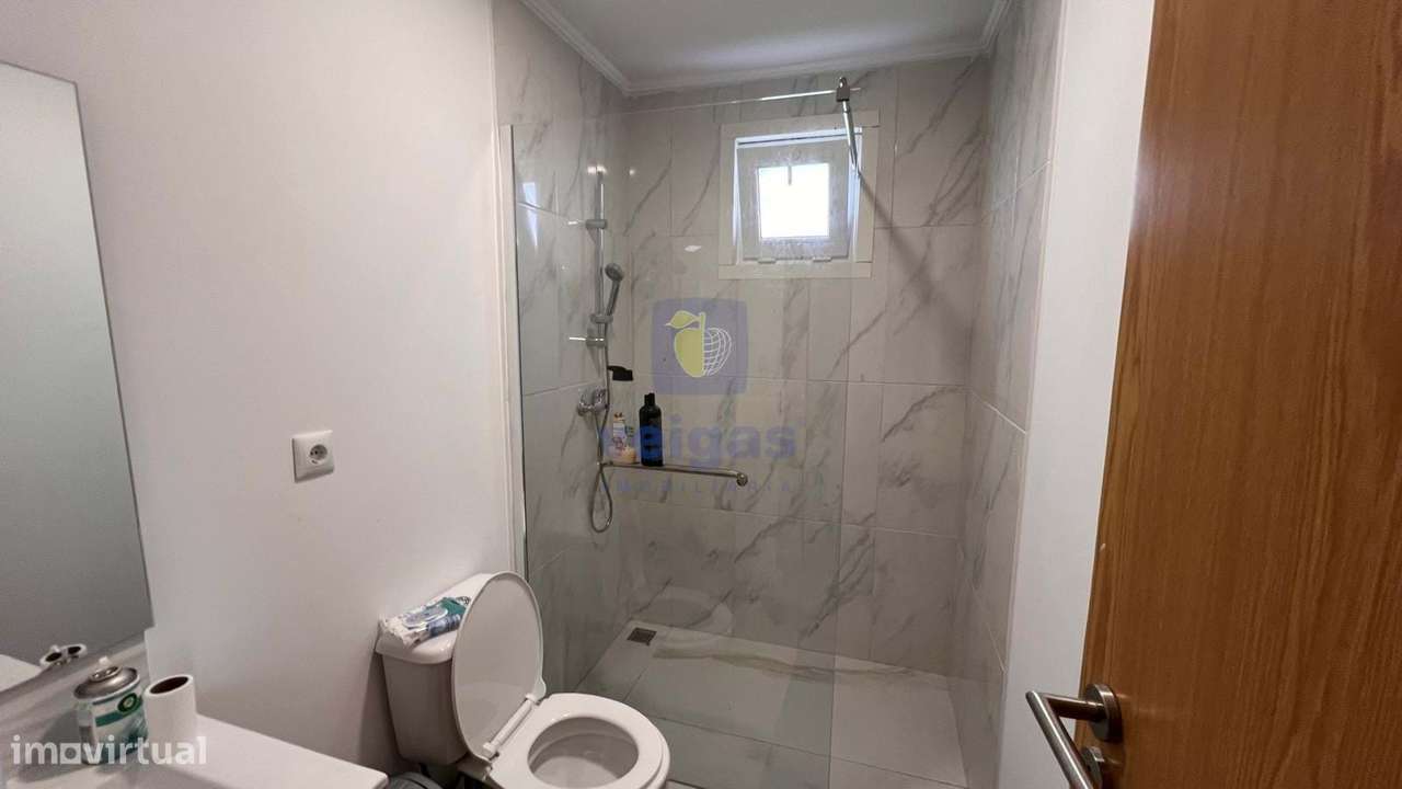 Lote de terreno  com 180 m2 com habitação  inserido num condomínio pri - Grande imagem: 5/23