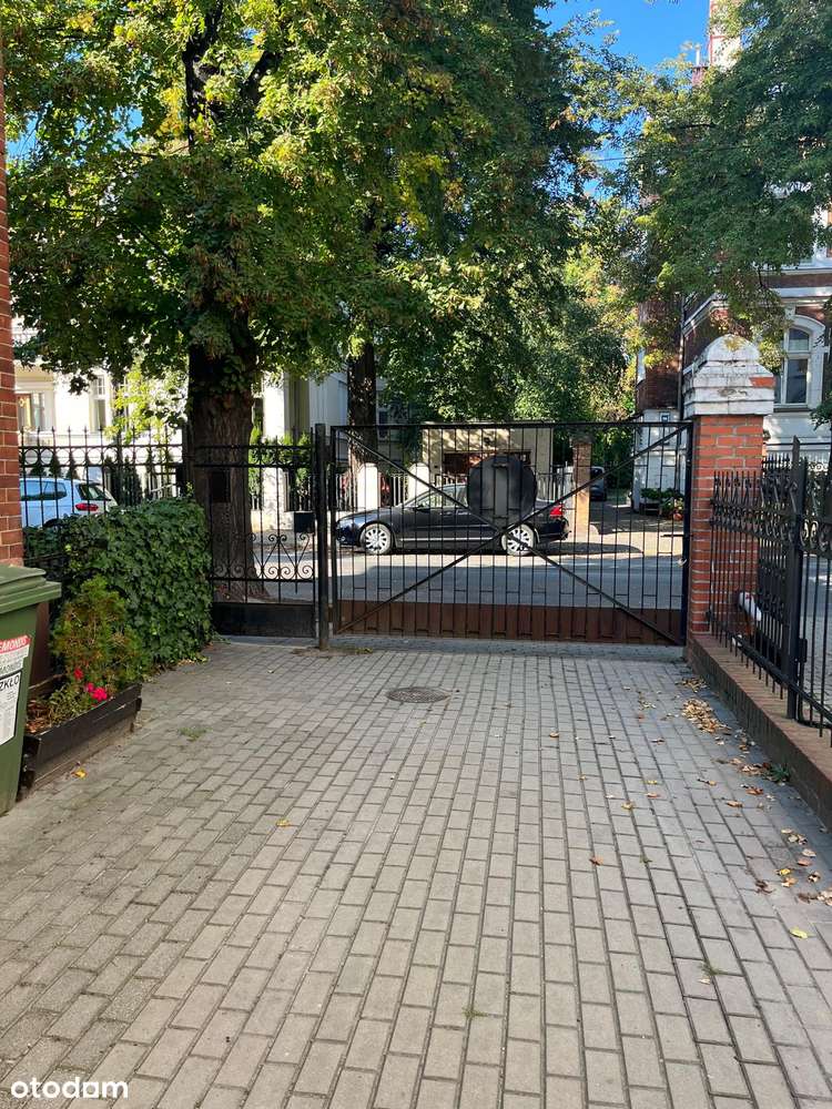 Na sprzedaż kamienica z 1896 roku wybudowana w stylu szwajcarskim.-7