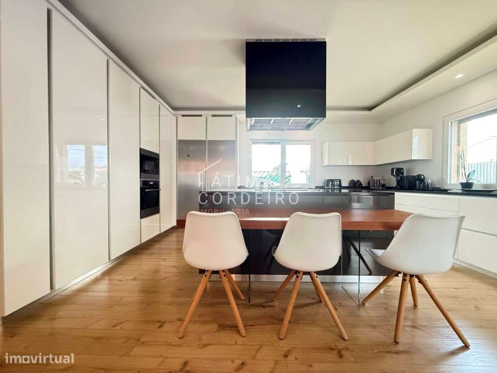 Fantástica Moradia T4+1 Quinta do Anjo/Auto Europa-24