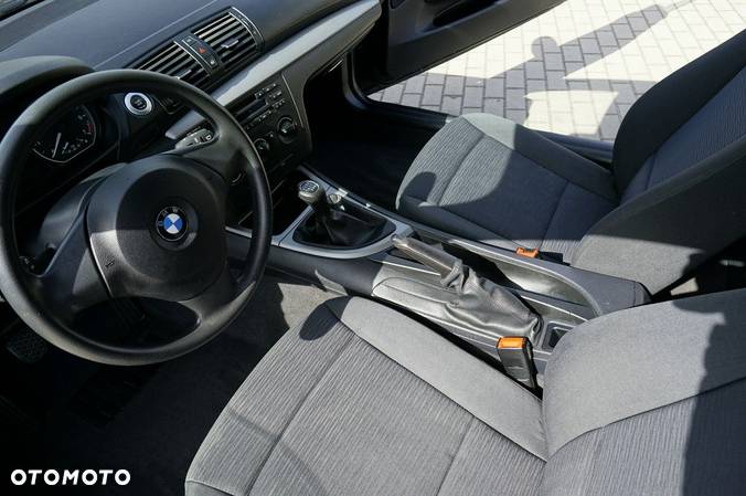 BMW Seria 1 116i - 11