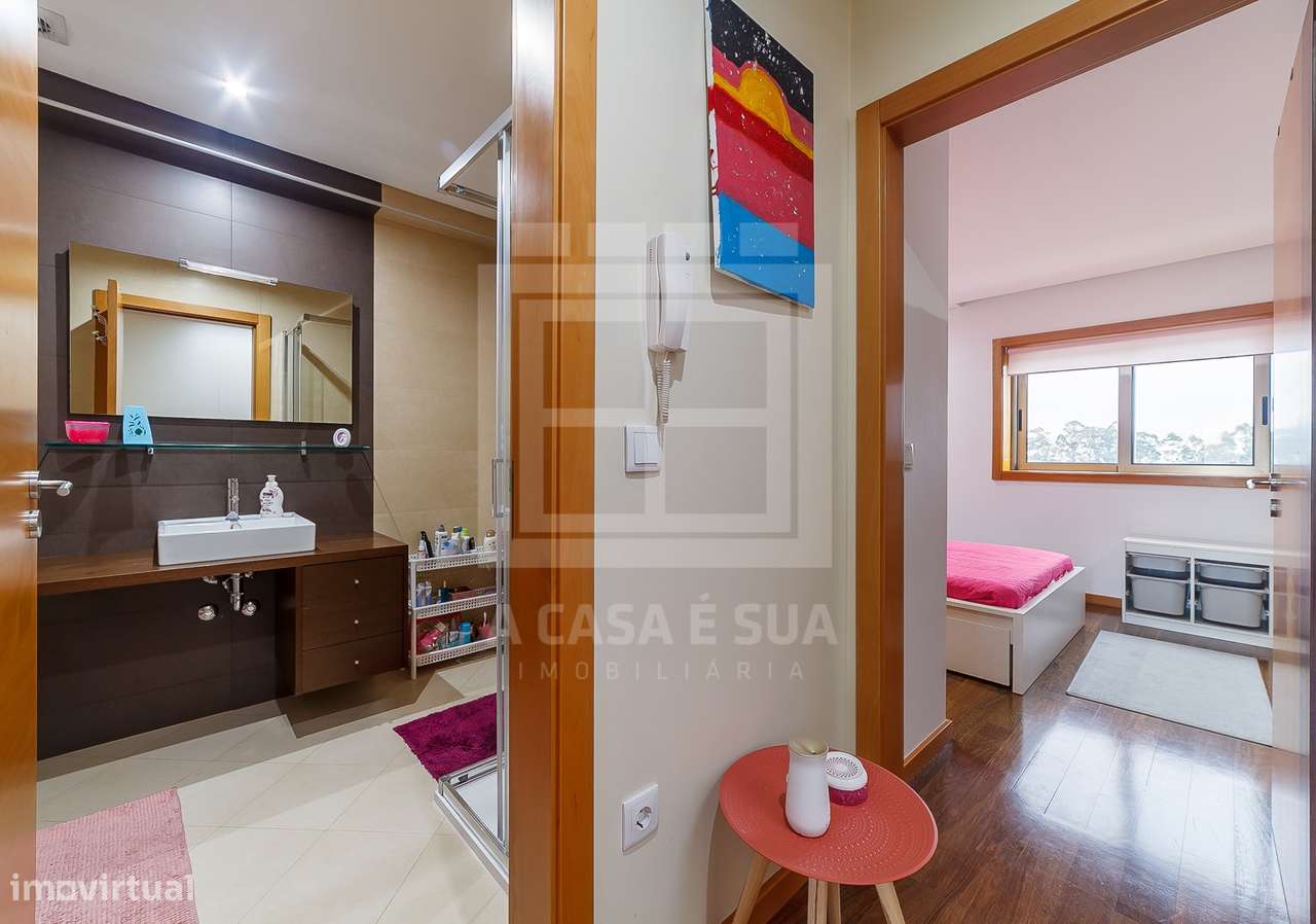 MORADIA T4+1 C/PISCINA EM COND FECHADO 3 FRENTES-16