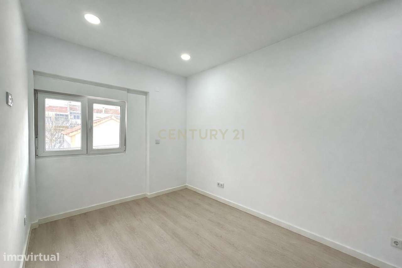 Apartamento T2 Totalmente Remodelado | Vale Fetal – Charneca da Capari - Grande imagem: 5/23