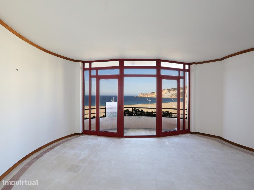 Apartamento T2 na 1ª linha da marginal da Nazaré - Grande imagem: 1/25