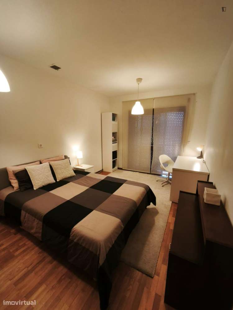 Quarto - localizado em Baguim do Monte Porto - Grande imagem: 5/10