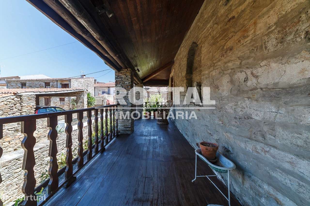 Moradia  com 5 Suítes - Mobilada e Equipada | Frechas, Mirandela-6