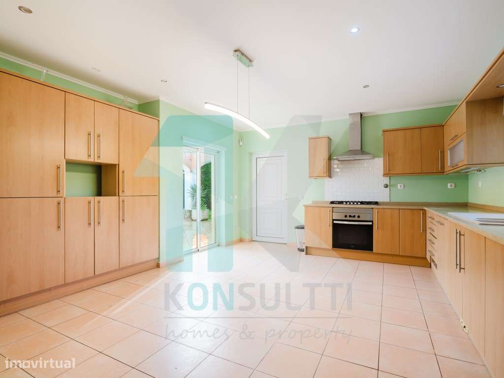 Moradia Isolada de Luxo com Piscina e Terreno de 1000 m² - Praia da...-13