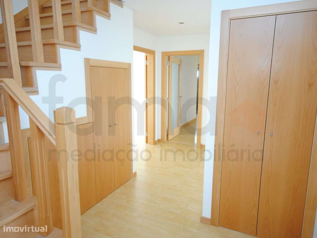 T3 Duplex com terraço centro da Parede-32