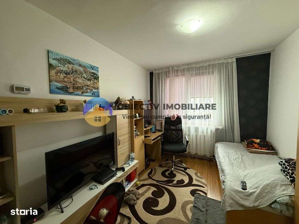 Apartament 3 camere de vanzare – zona centrala – Etaj 1 - Imagine principală: 5/19