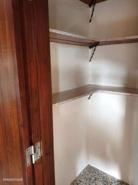 Imóvel T2 para alugar - Grande imagem: 5/10