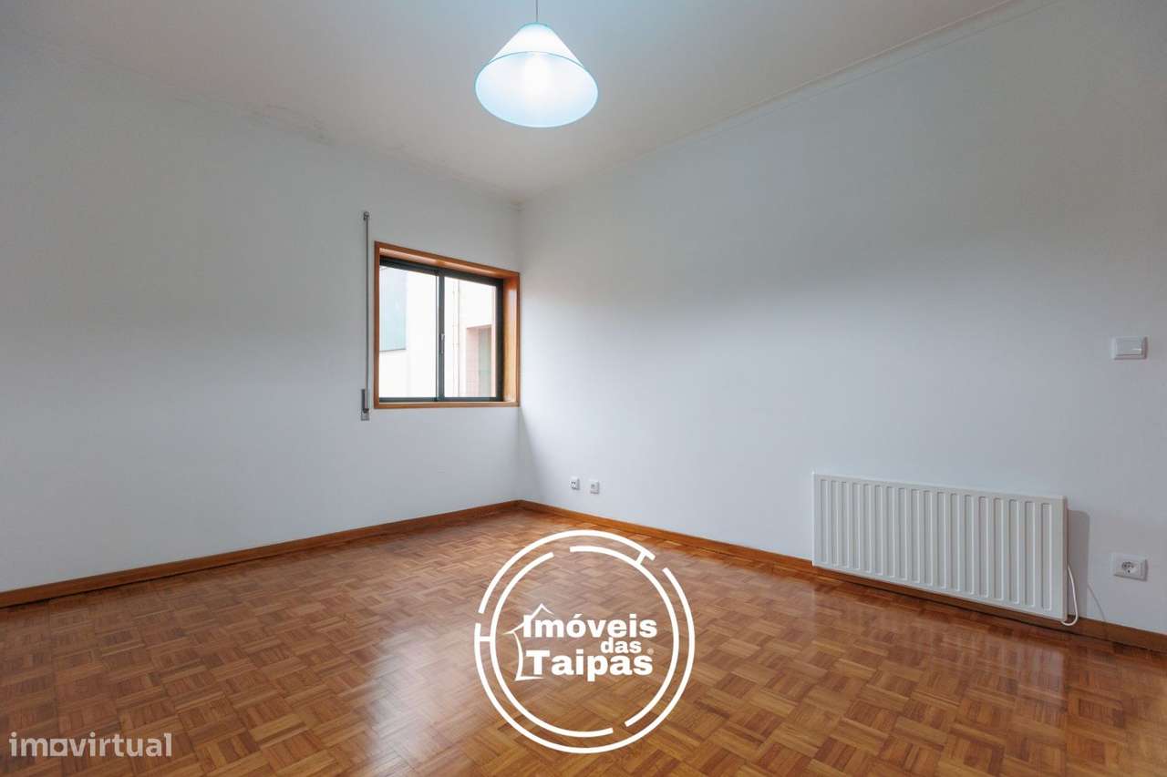 Vende-se T2 Junto às Escolas - Caldas das Taipas-11