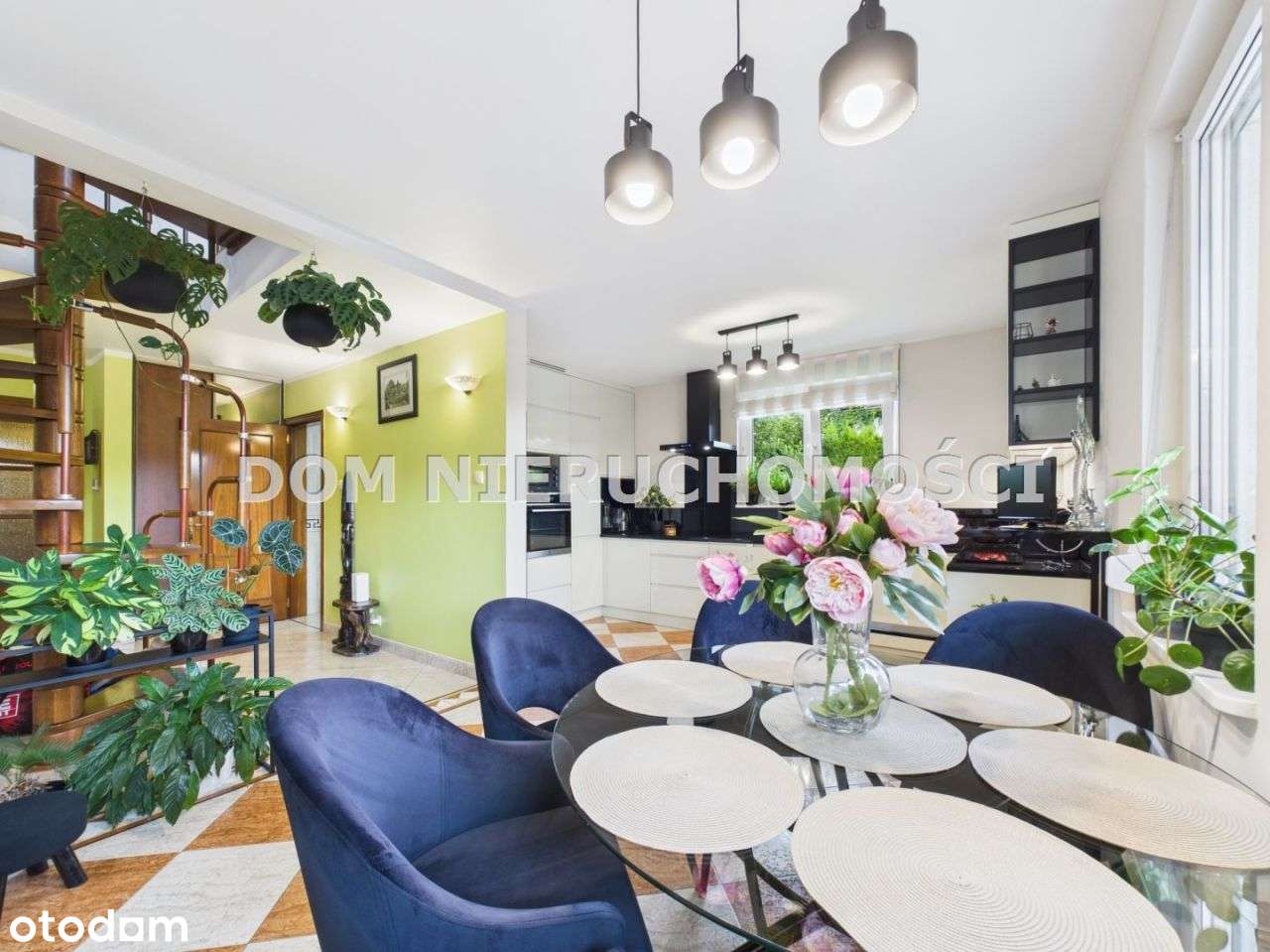 Dom pod Olsztynem z pięknym ogrodem!-16