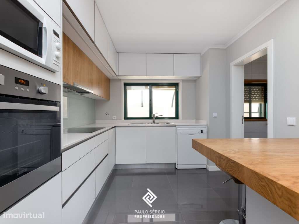 Arrenda-se apartamento T3 duplex em São Félix da Marinha - Grande imagem: 2/21