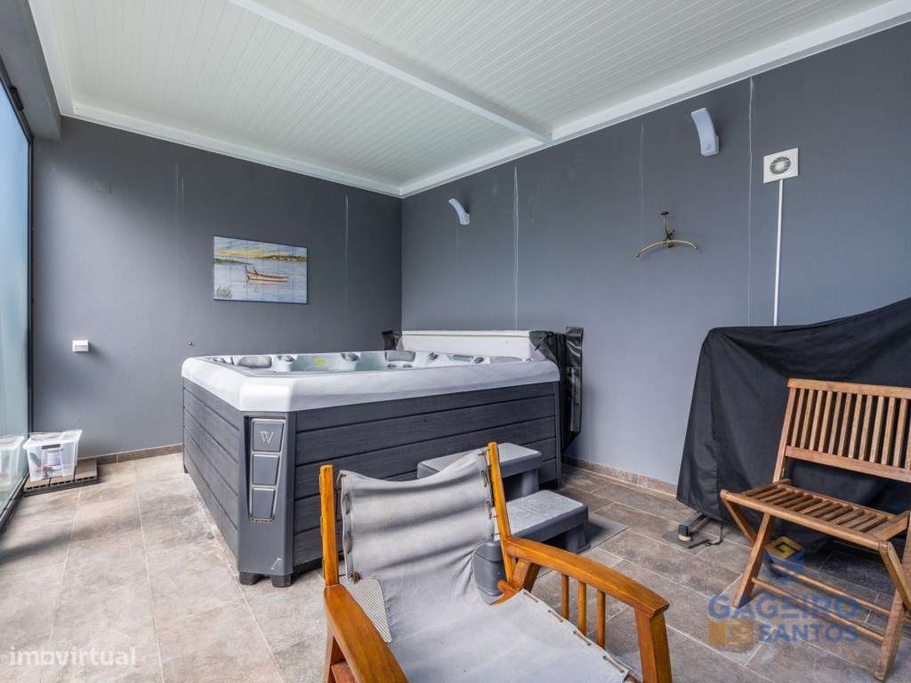 Moradia Térrea T3 Contemporânea com Piscina-42