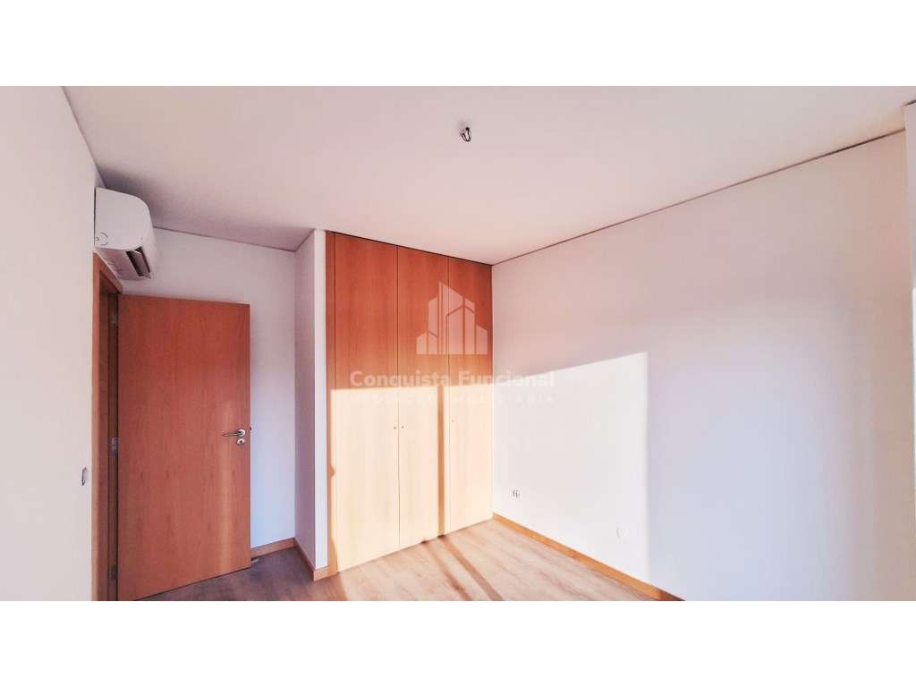 Moradia T4+2 | Valbom| Terraço e Churrasqueira-10