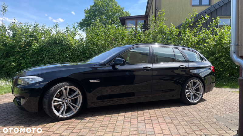 BMW Seria 5 525d Touring - 5