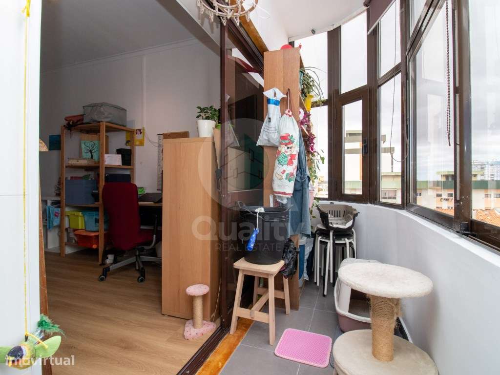 Apartamento T3 com Vista Rio em Excelente Localização-34