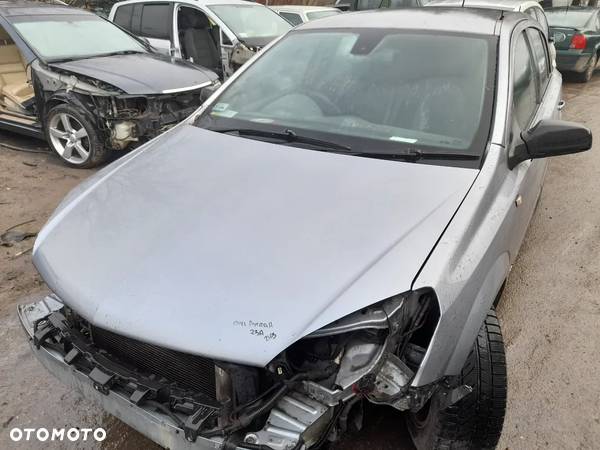 OPEL ASTRA H LAMPA LEWY  TYŁ LEWA TYLNA - 18