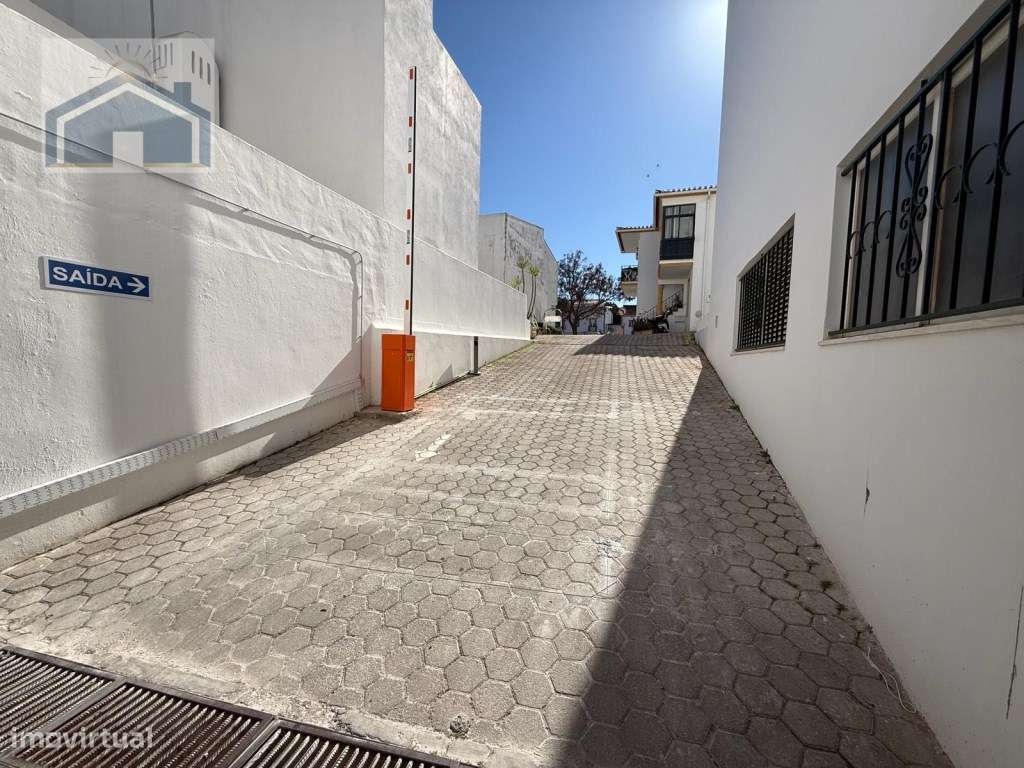 Parque de Estacionamento Automatizado 24h no Centro de Lagos-7