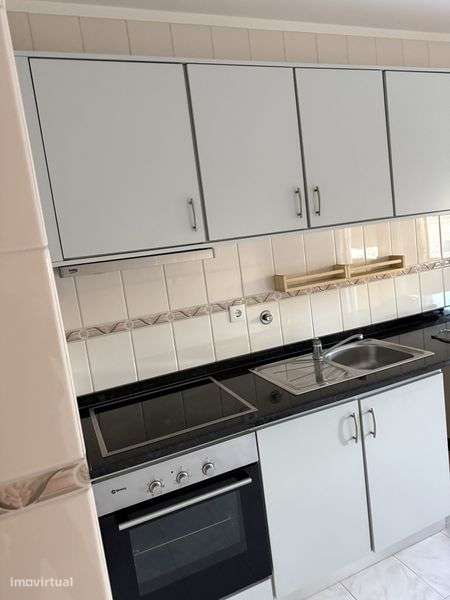 T 2 com garagem e arrumos cento trofa - Grande imagem: 4/8