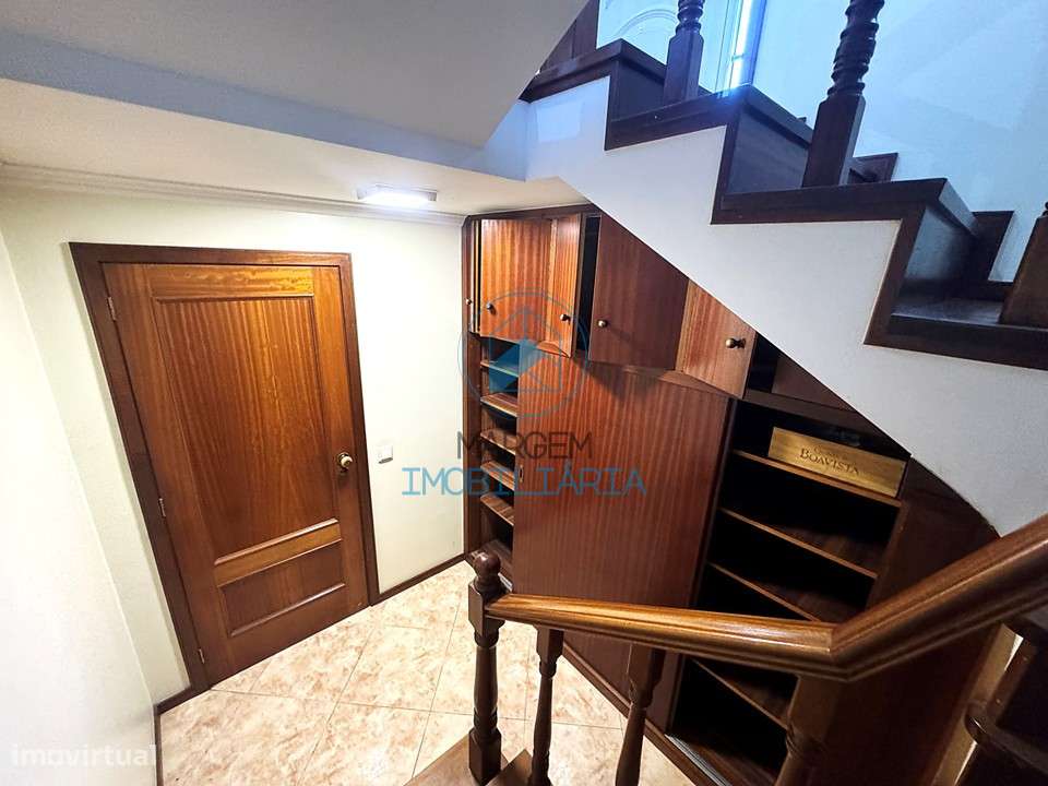 Moradia T3 c/garagem e terraço na Lagoa-VNF – Arrendamento - Grande imagem: 5/28