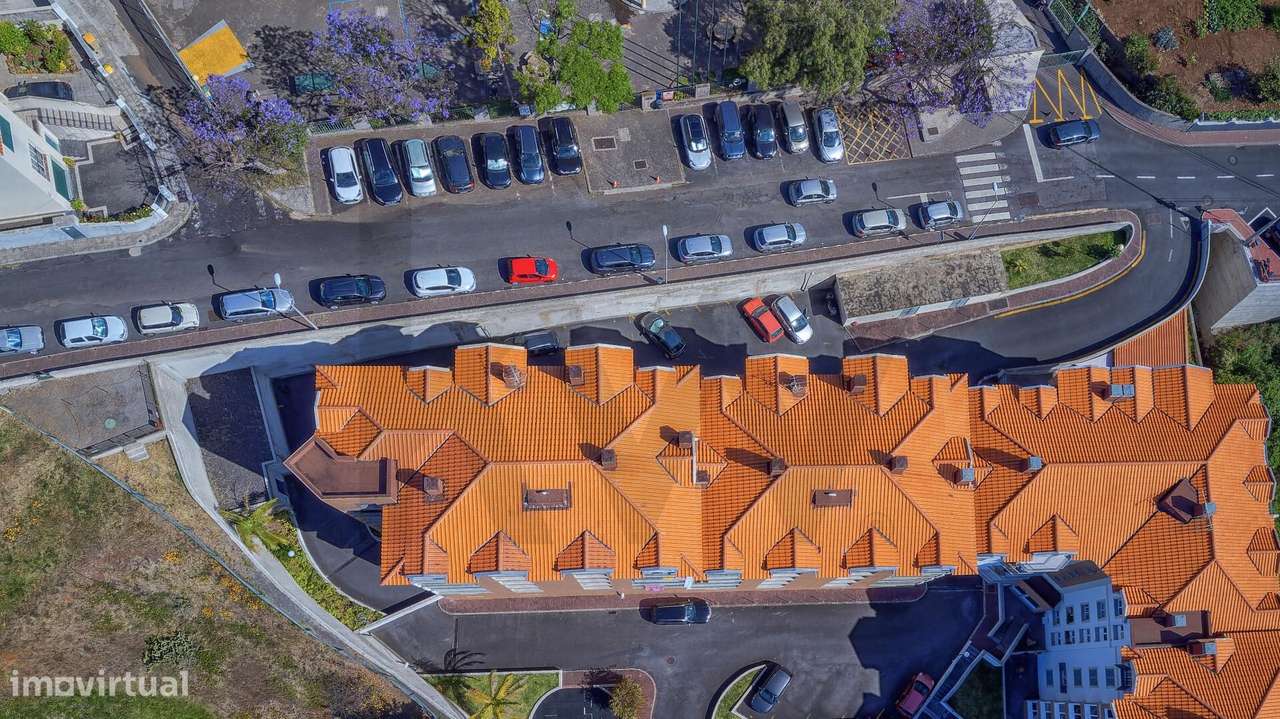Vista Mar Soberba: Apartamento T2 no Último Andar – Caniço, Madeira-22