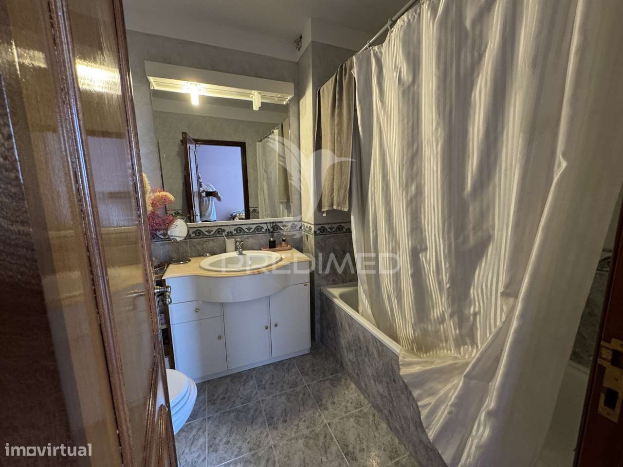 Apartamento T3 c/Garagem e Parqueamento - Grande imagem: 4/23