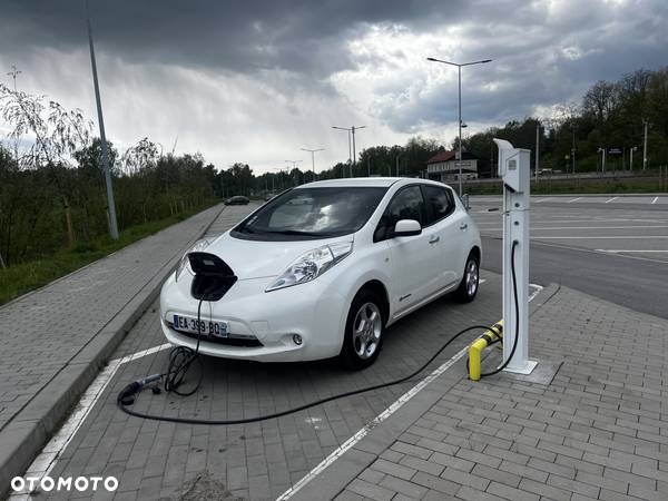 Nissan Leaf 24 kWh (mit Batterie) Visia + - 4