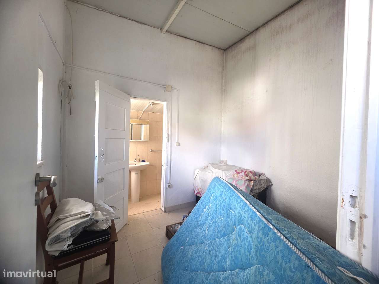 Lote de Terreno com Moradia – Oportunidade de Investimento-28
