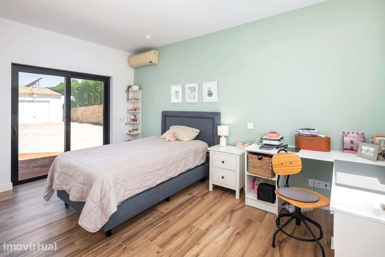 CASA DOS SONHOS EM CALIÇAS COM 4 QUARTOS, PISCINA E GARAGEM-13