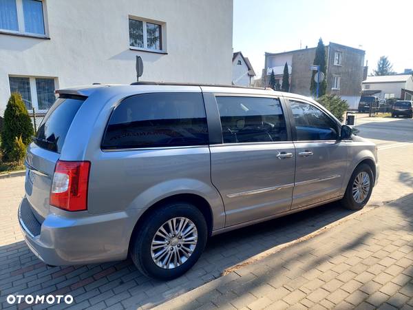 Chrysler Town & Country 3.6 Touring - 10