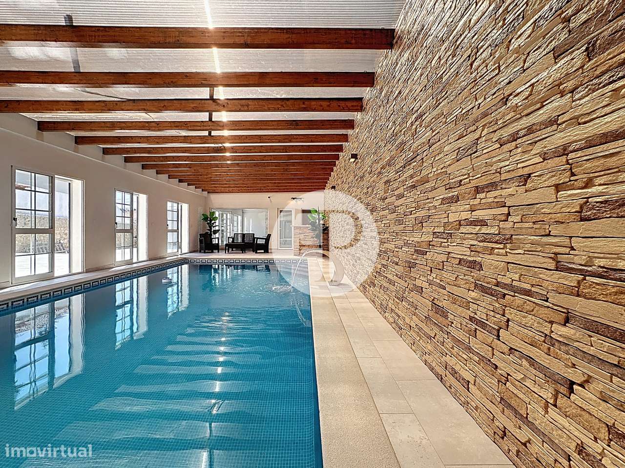 Moradia T4 com 2 suítes, piscina interior central em Alfeizerão-6