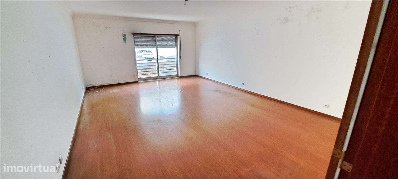 T4 com suite e parqueamento no Alto Seixalinho – Barreiro - Grande imagem: 5/19