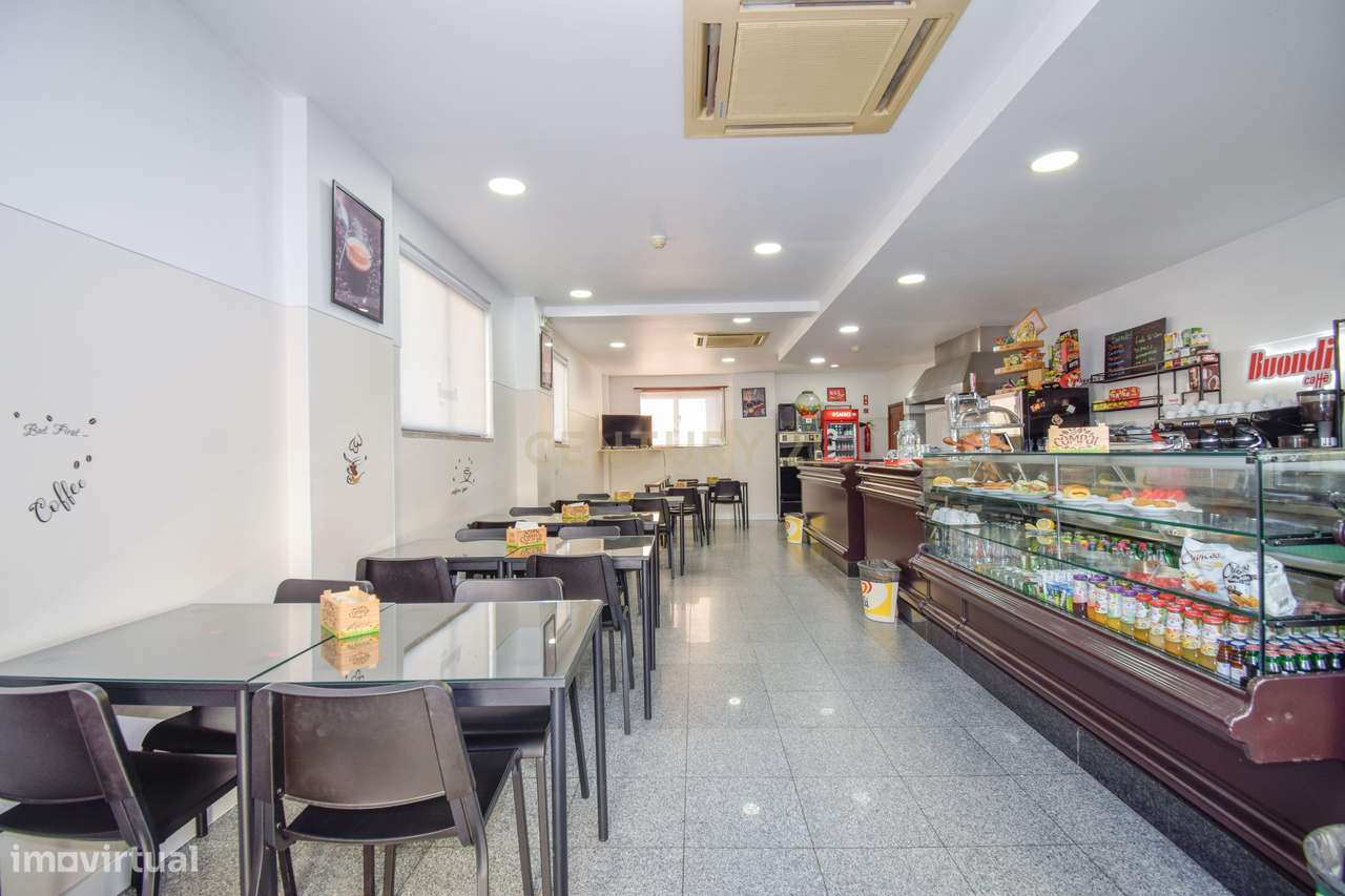 Pastelaria em Funcionamento - Grande imagem: 2/16