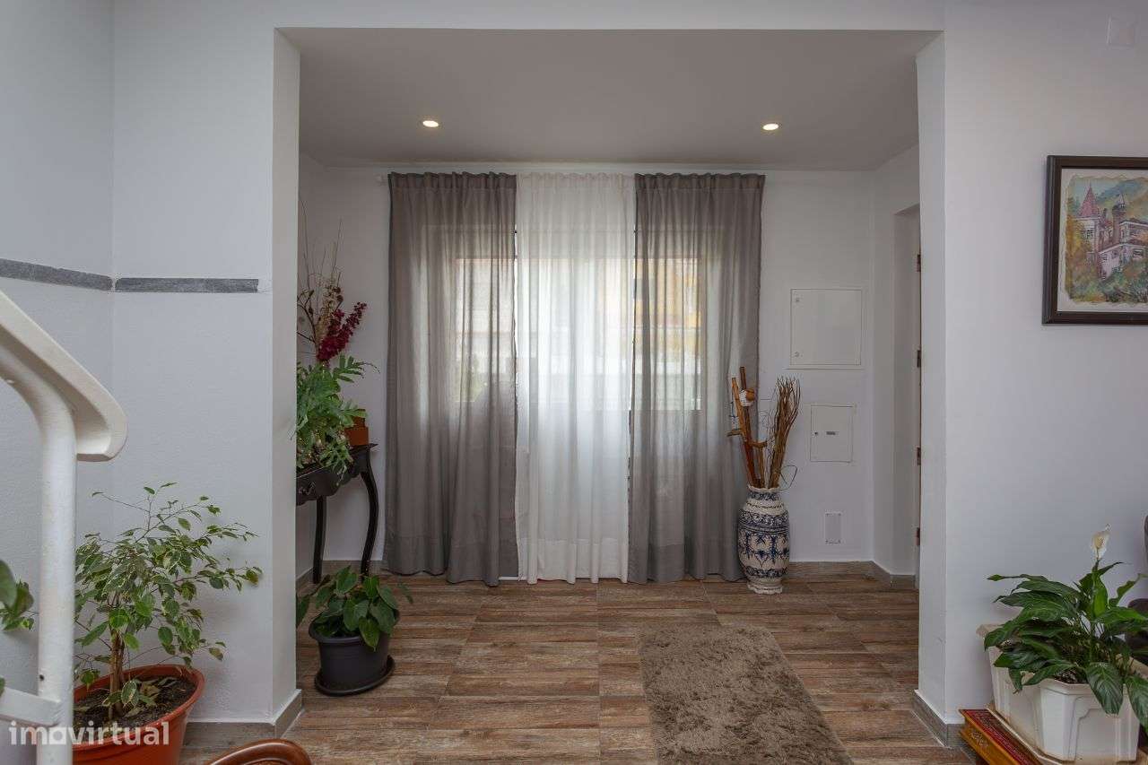 Vende-se Moradia T4 no Algueirão-12